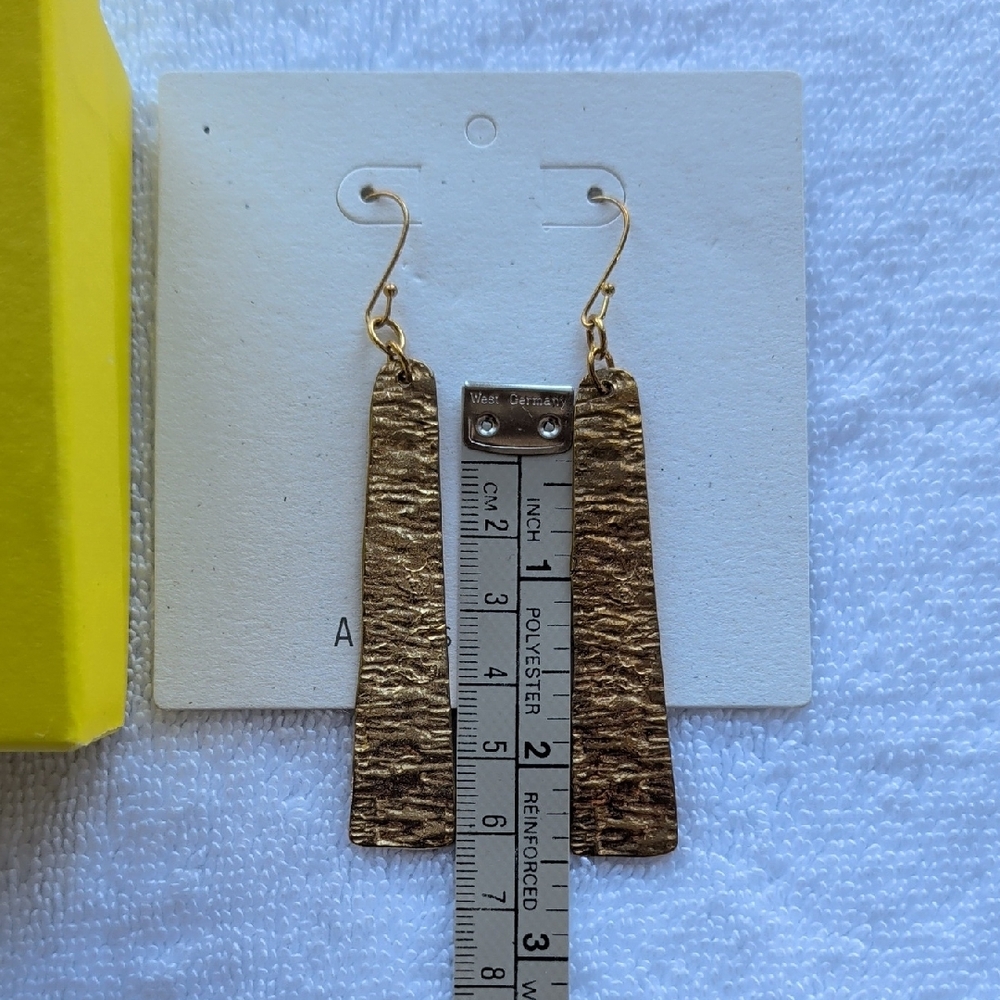 Aureus + Argent hammered brass drop earrings - Picture 4 of 5